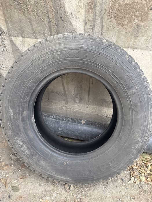 Продам 235/70 R16 зима шипы
