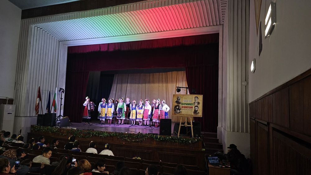 DJ Mimo - ОЗВУЧАВАНЕ И Професионално Осветление на събития