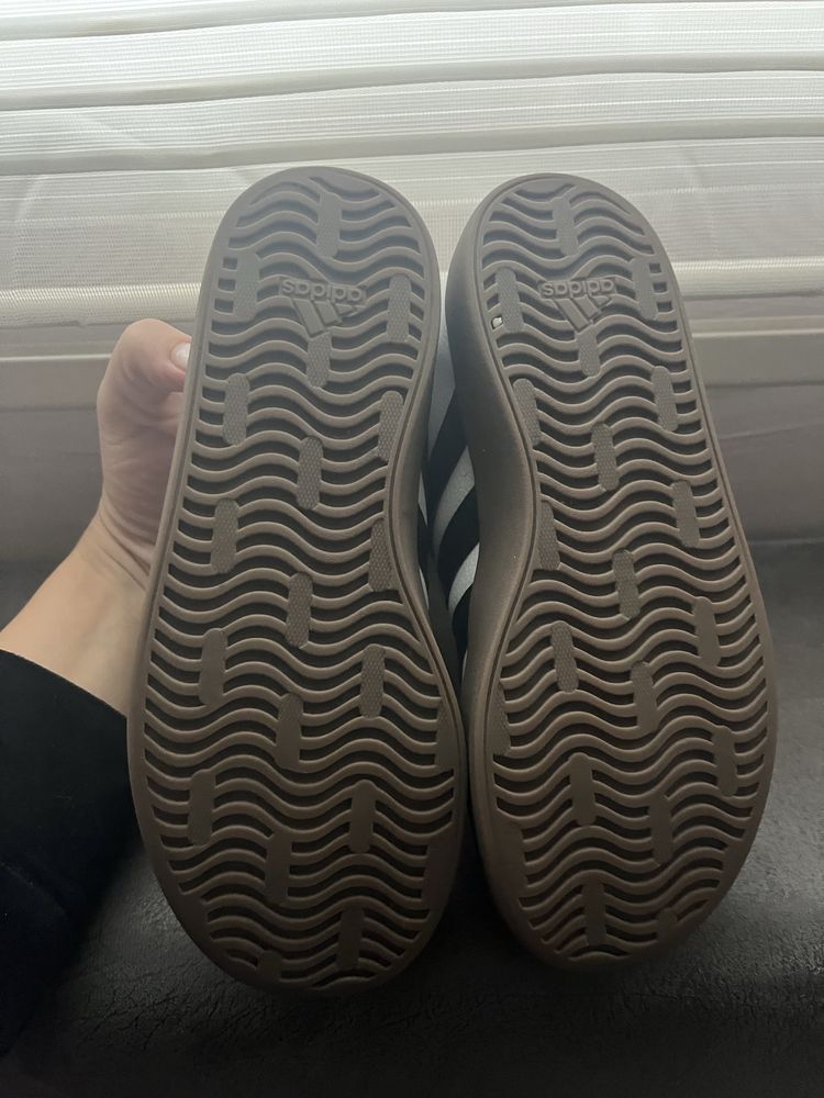 Детски обувки на Adidas 34 номер