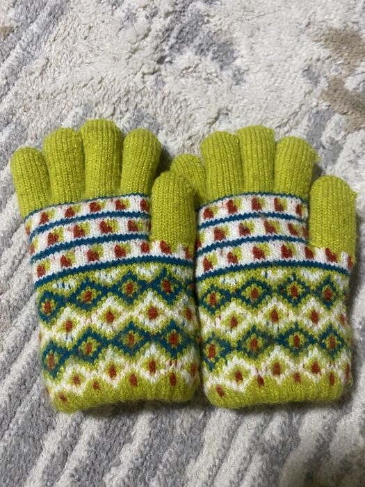 Продам детские варежки новые