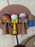 Vand sau schimb cu bicicleta 3 kendama si un pill, o kendama sweets