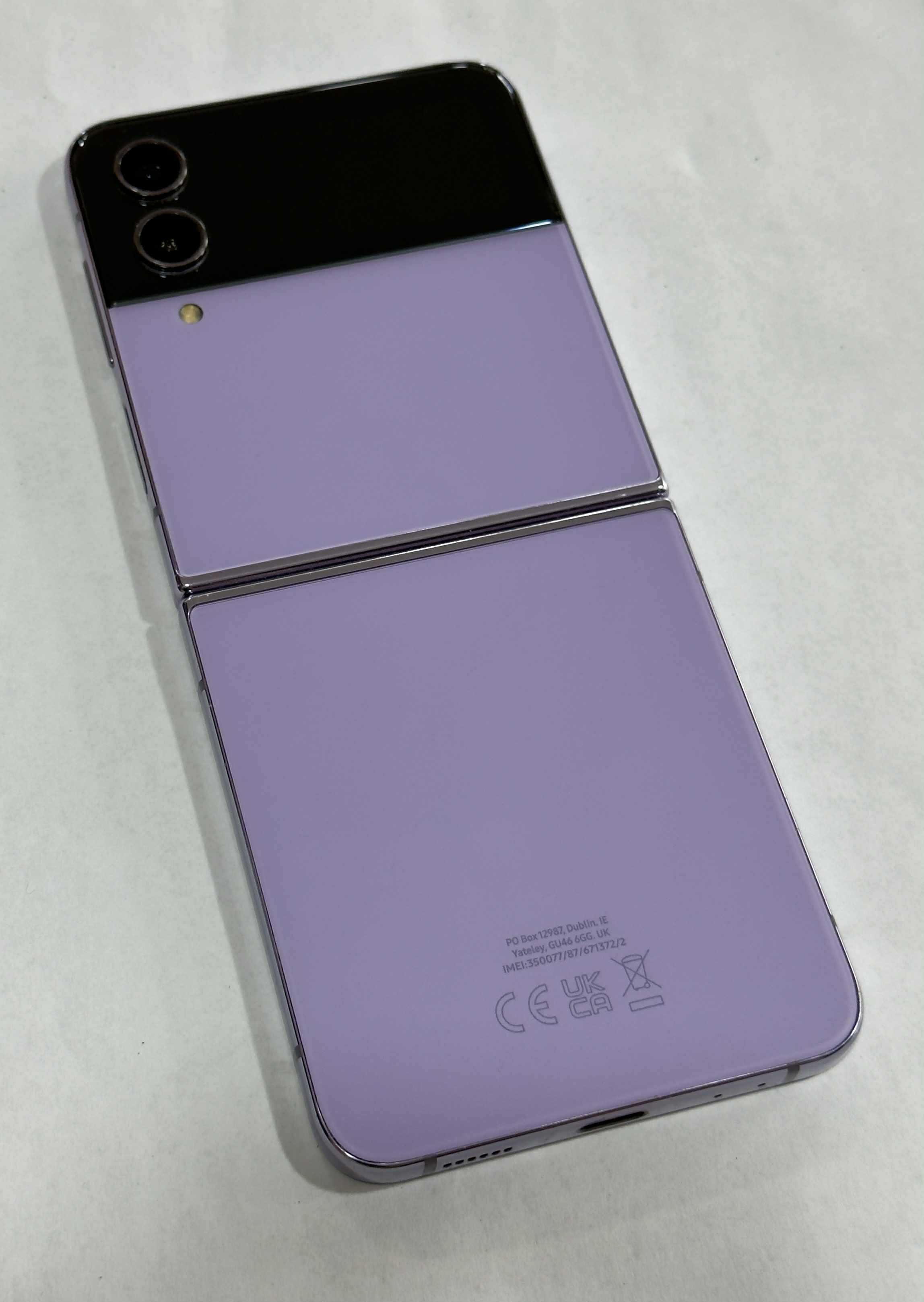 Телефон Samsung Flip 4 128/8gb