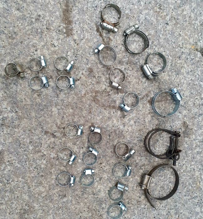 Coliere metalice diferite marimi