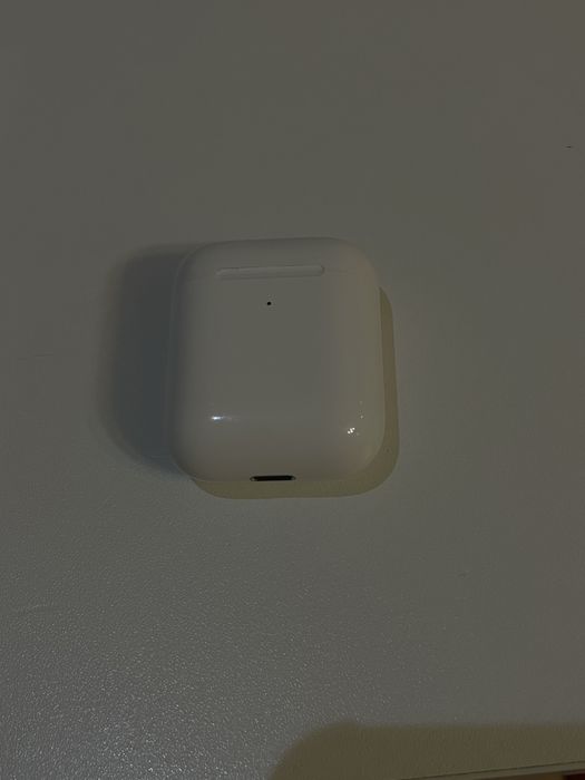 Наушники AirPods