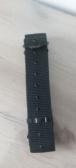 Vând ținută armată