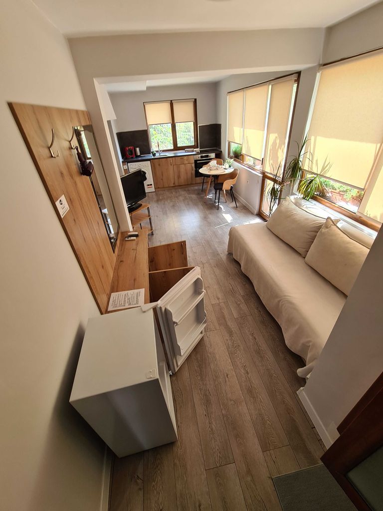 Дава се под наем Къща в Пловдив, Център - 450 кв.м за 2250 € - Снимка #5