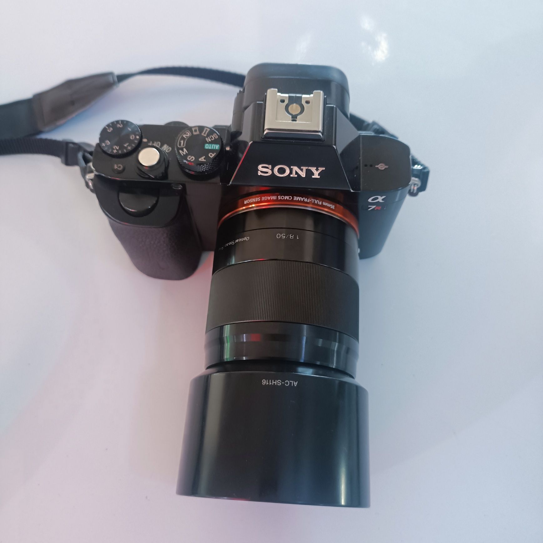 Sony A7R obektiv bilan