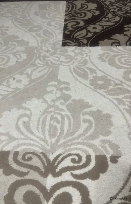 Ковер в хорошем состоянии, производство Турция