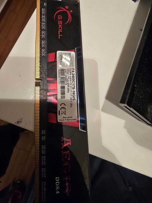 1x16 Gb DDr4 2400
