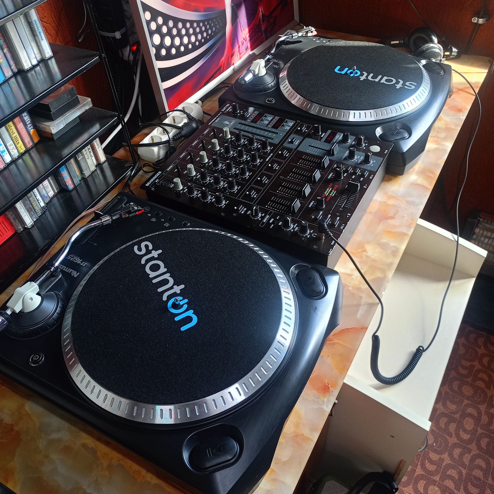 Грамофони Numark TT1625 Direct drive 2br.mixer behringer 750