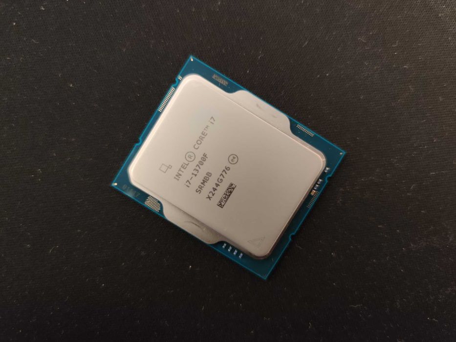 Procesor Intel Core i7 13700f cu garanție.