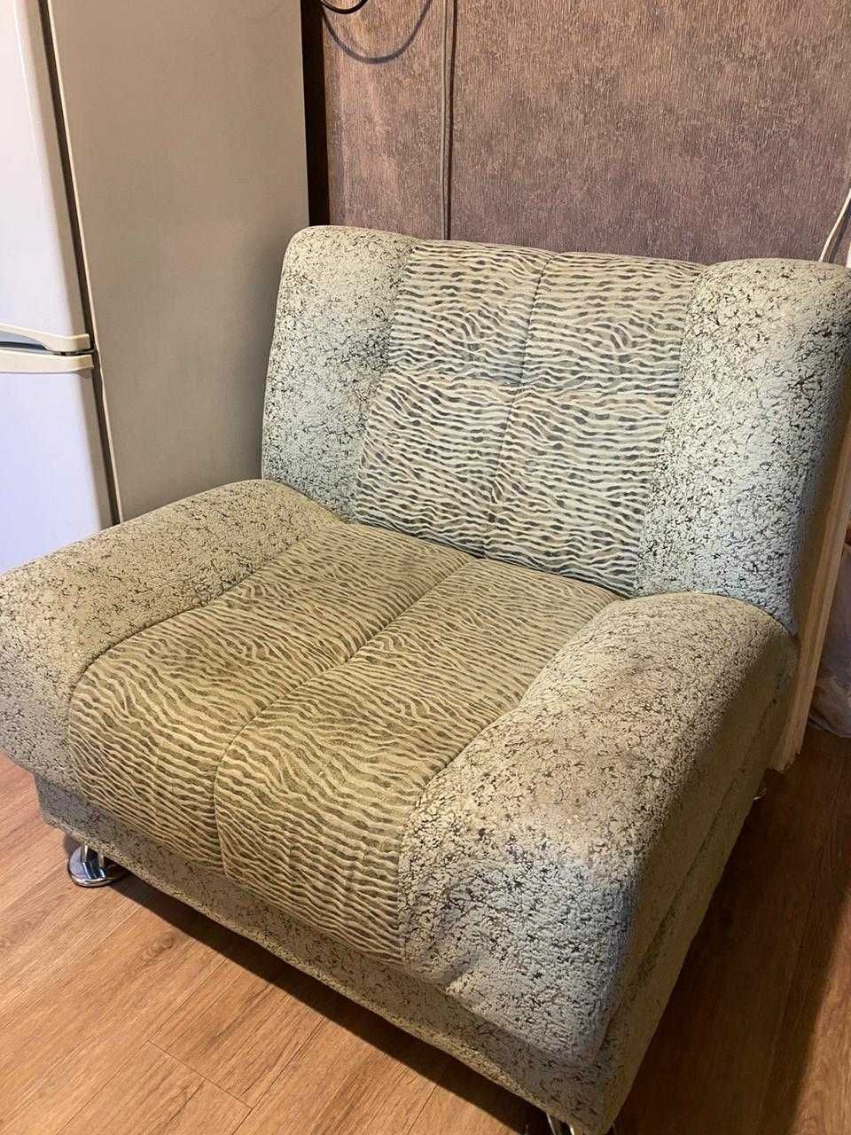 Продам диван + два кресла