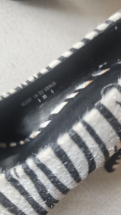 Нови обувки размер 35.