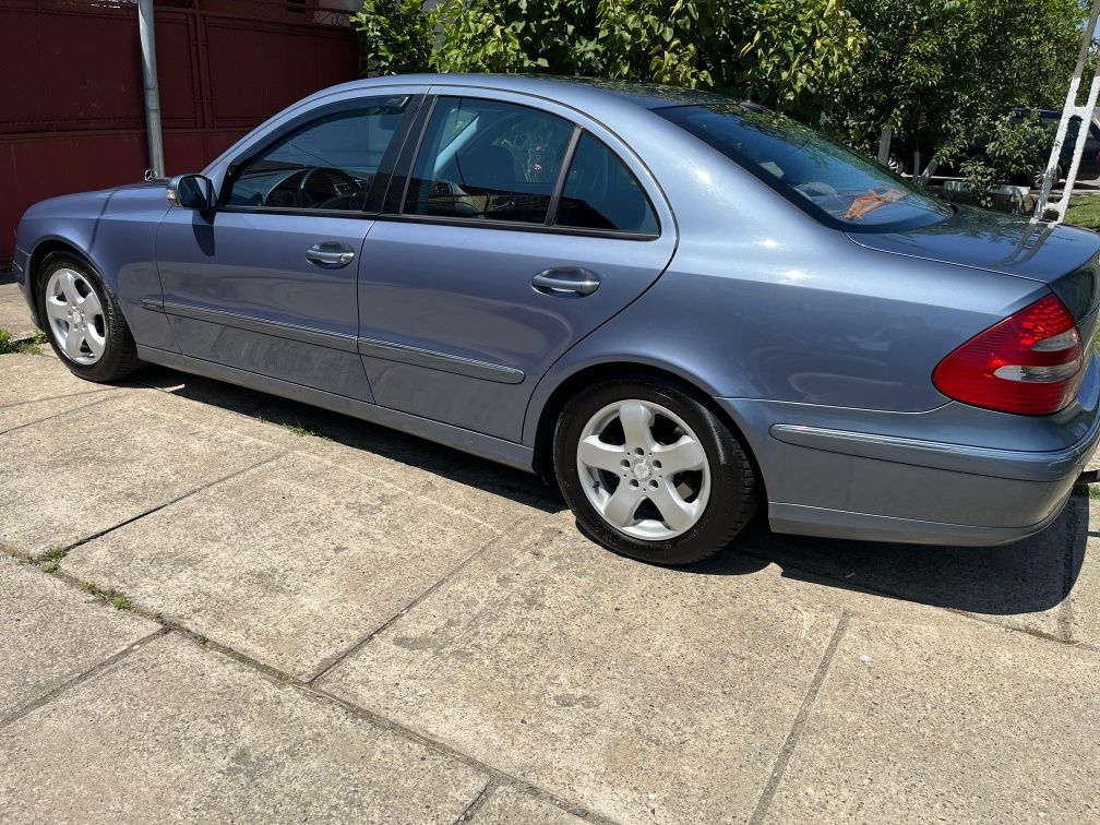 Mercedes E-Class W211 2.2 CDI Avantgarde • Automat • 150 CP