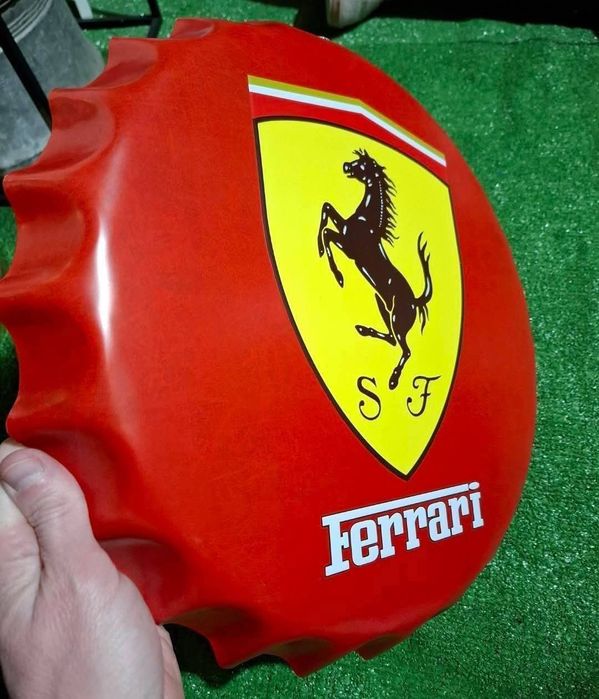Метална табела Ферари в форма на капачка