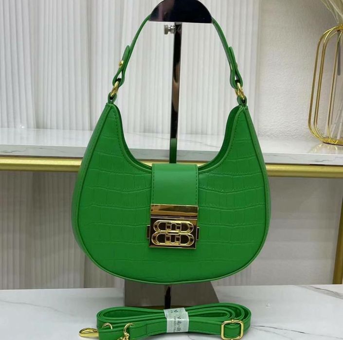 Женская сумка клач размер 20×14 см