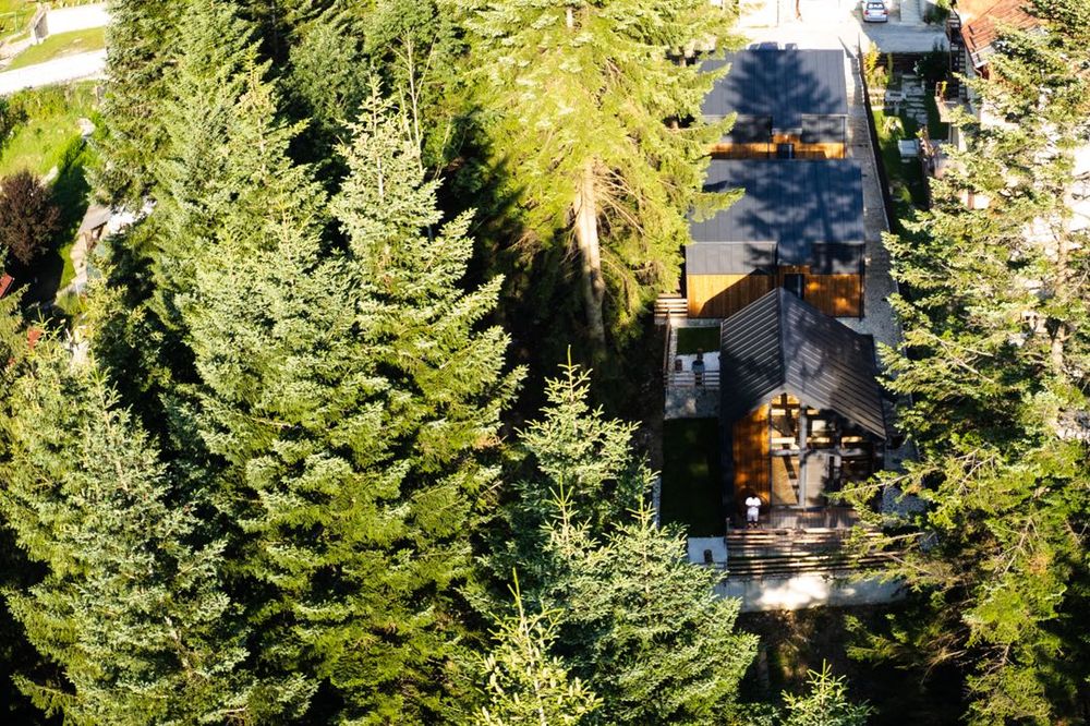 2 cabane scandinave moderne + management inclus + ROI 9.5 ani