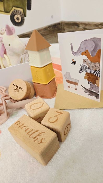 Baby box complet • Jucarii + ingrijire + decor