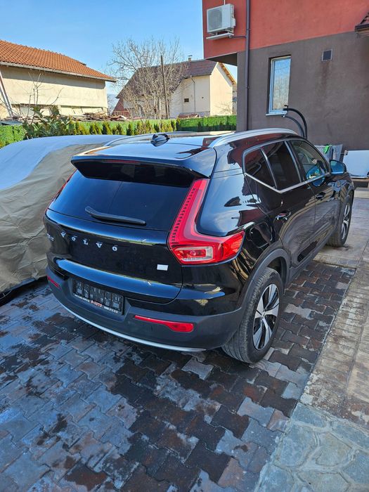 Volvo XC40 plug-in хибрид