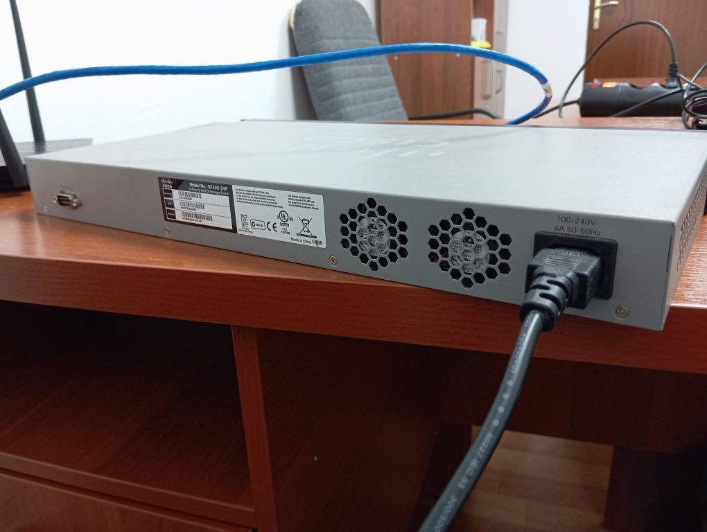 Б/у Cisco sf 300-24p 10/100 PoE Managed Switch