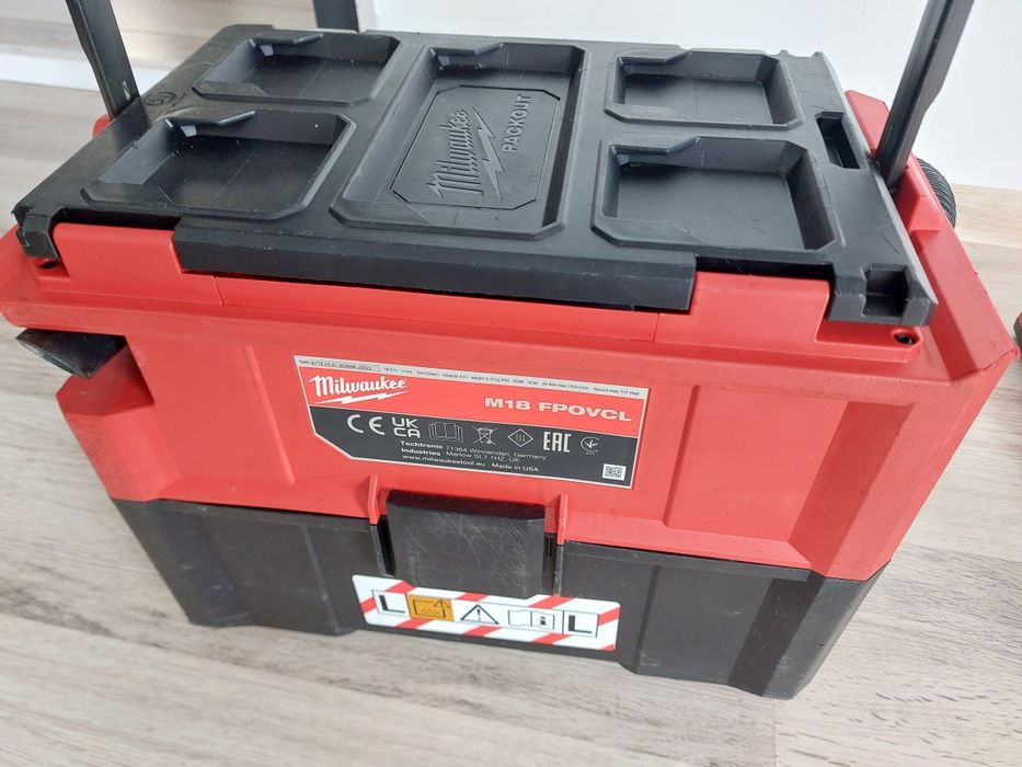 Aspirator milwaukee packout M18 FPOVCL, 2022, stare perfectă