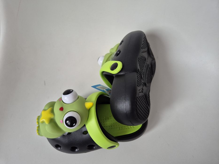 Papuci crocs copii cu jucărie