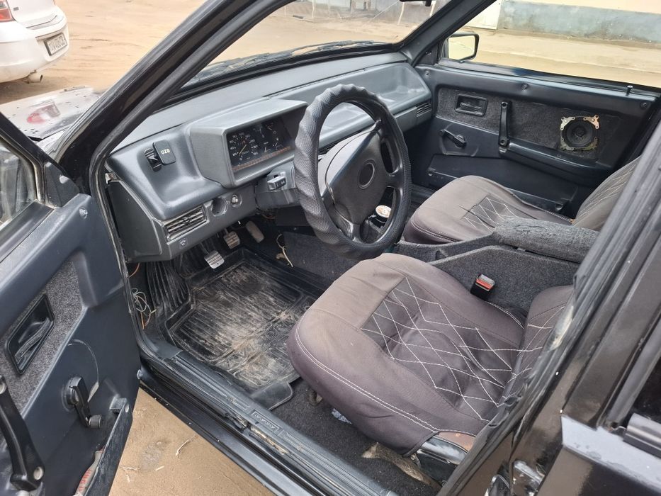 Moshina yaxshi hamma narsasi joyida