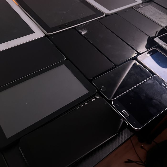 Vand Lot telefoane si tablete pt piese