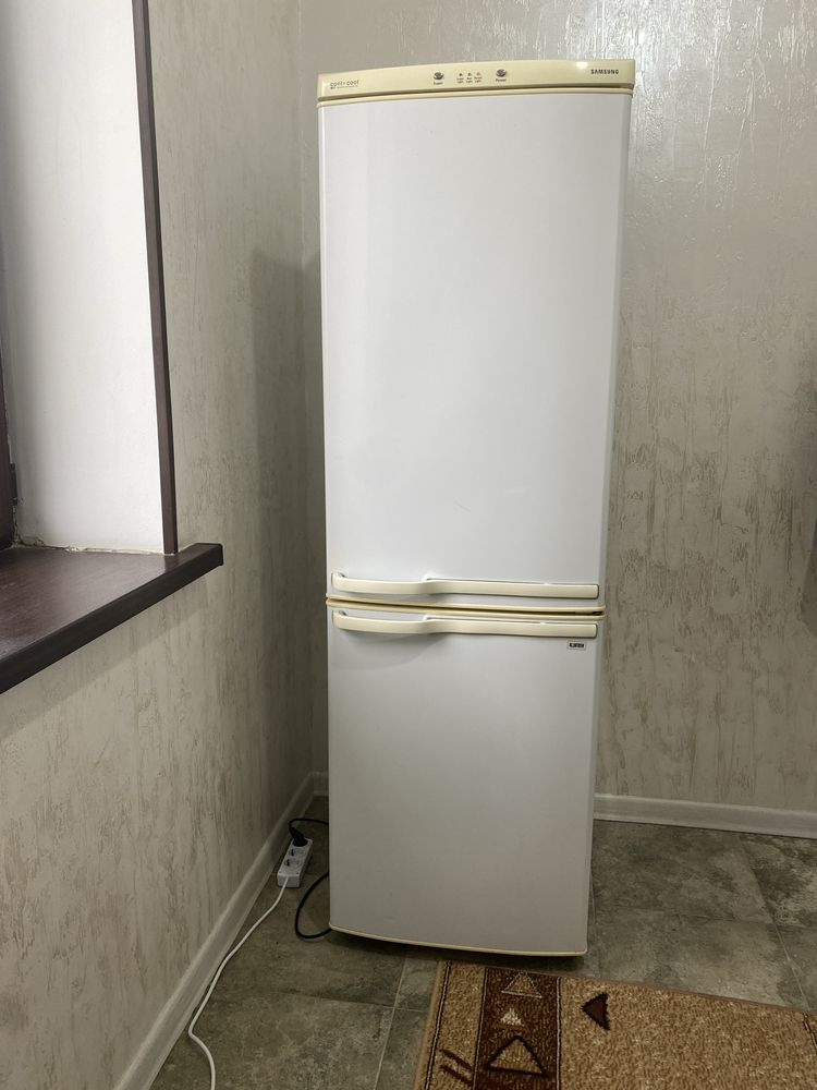 Холодильник samsung 45.000тыс