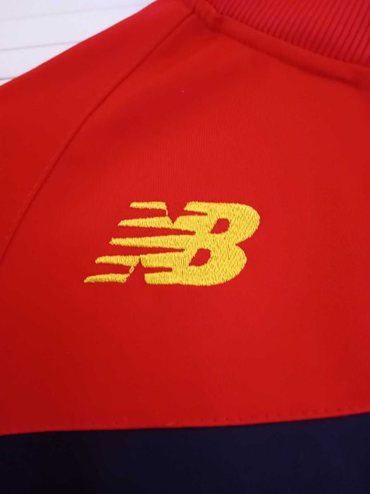 Оригинално детско горнище на Ливърпул - размер 116