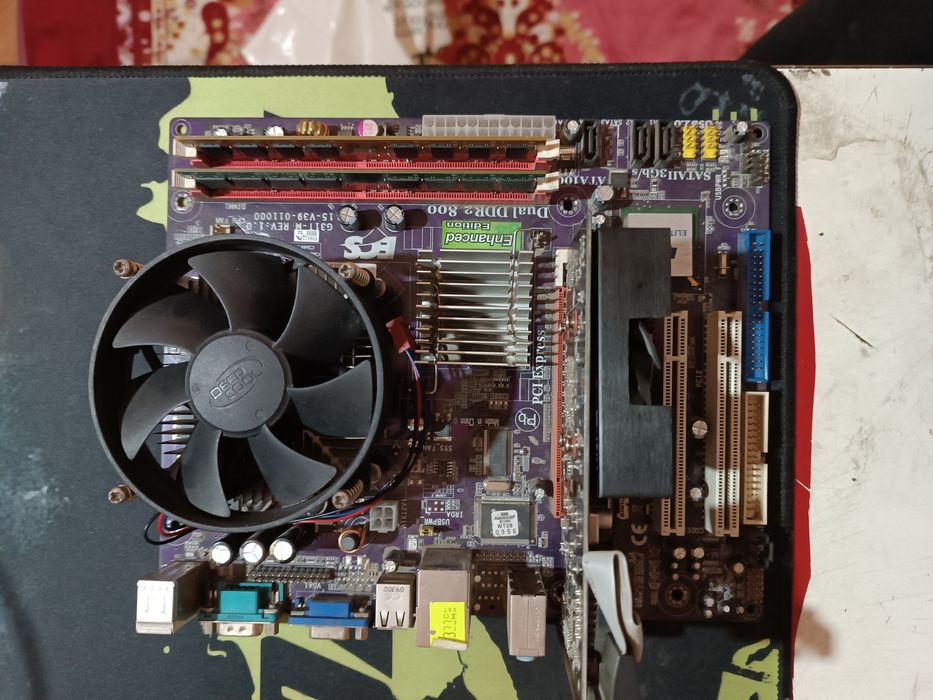 Продам комплект  .