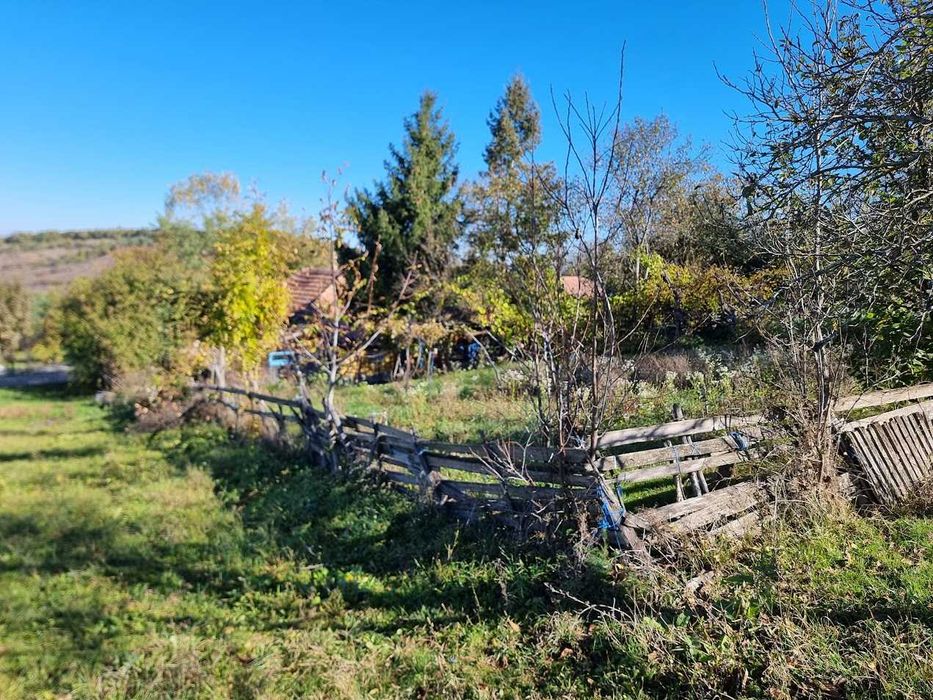 De Vanzare Casa individuala + Teren extravilan Comuna Raciu ,Sat Ulies