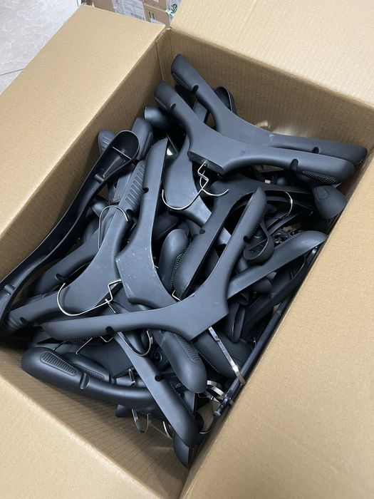 Вешалки для одежды