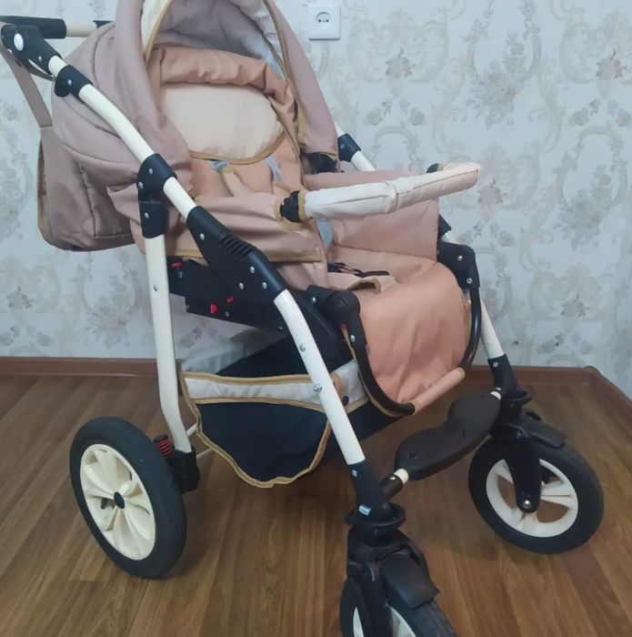 Коляска в идеальном состоянии.