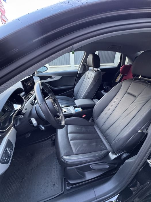 Audi A4 40 TFSI MildHybrid S-tronic (2 seturi de roti incluse)