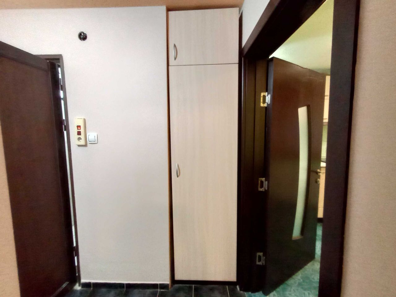 Дава се под наем Двустаен апартамент в Бургас, Център - 45 кв.м за 306 € - Снимка #5