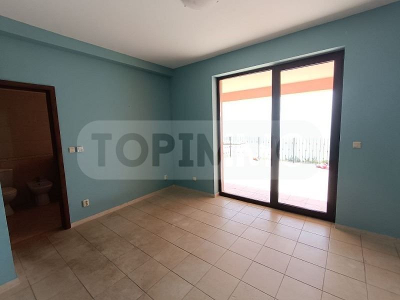 Продава се Четиристаен апартамент в с. Топола, Област Добрич - 275 кв.м за 910 €/кв.м - Снимка #8