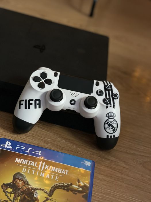 PS4 (Playstation 4) Slim  + 2 Controllere + JOC