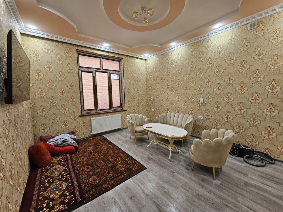 Amerika elchixonasi oldida zo'r yengi joy