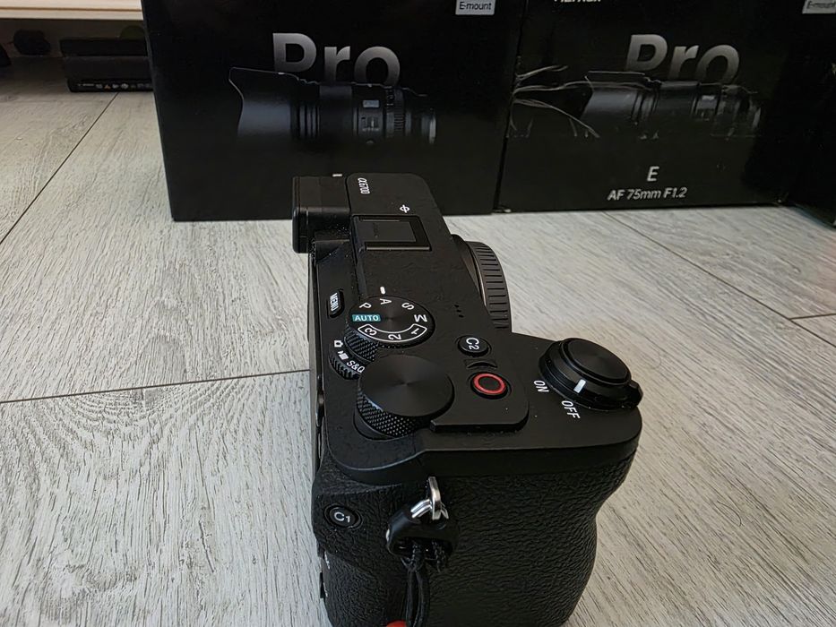 Sony A6700 ca noua