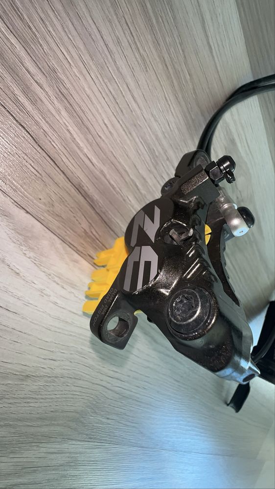 Shimano ZEE 4 бутални спирачки