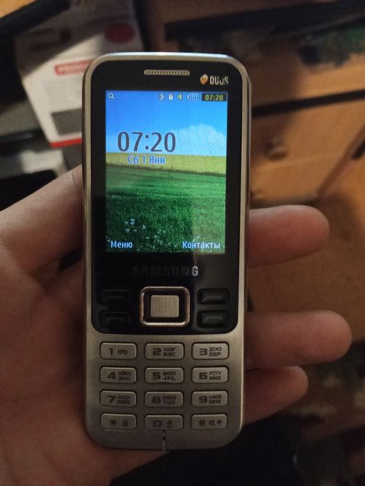 Продам телефоны разные