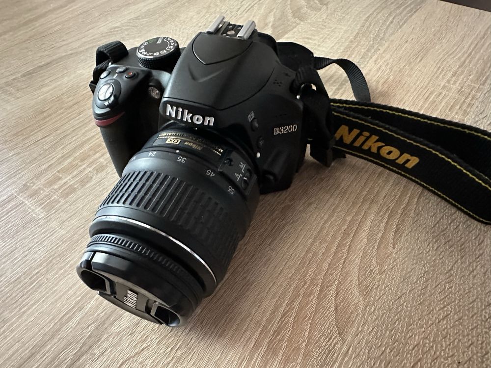 Nikon D3200 cu geanta cadou