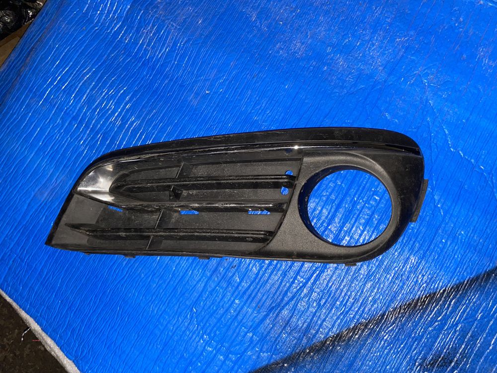 Grila Bmw seria 5 F10 F11 facelift 2012 - 2016 grile bara stanga