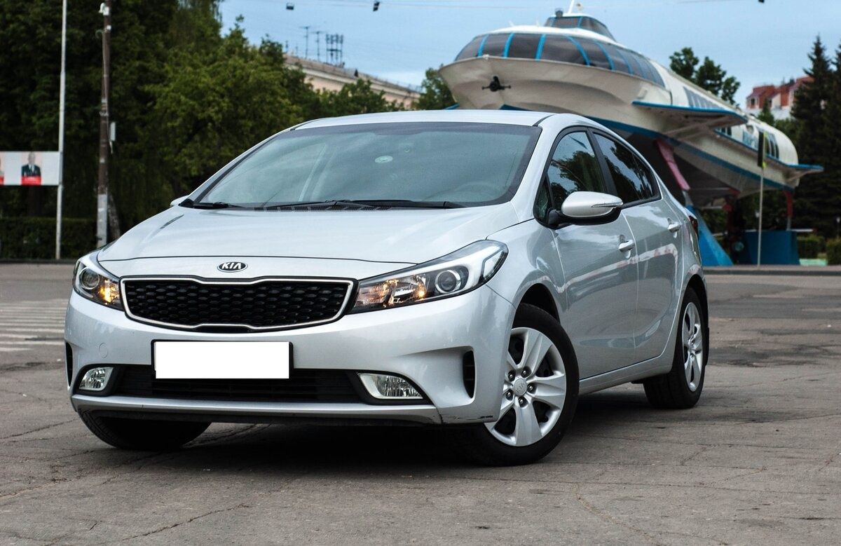 Стекло фары на Kia cerato