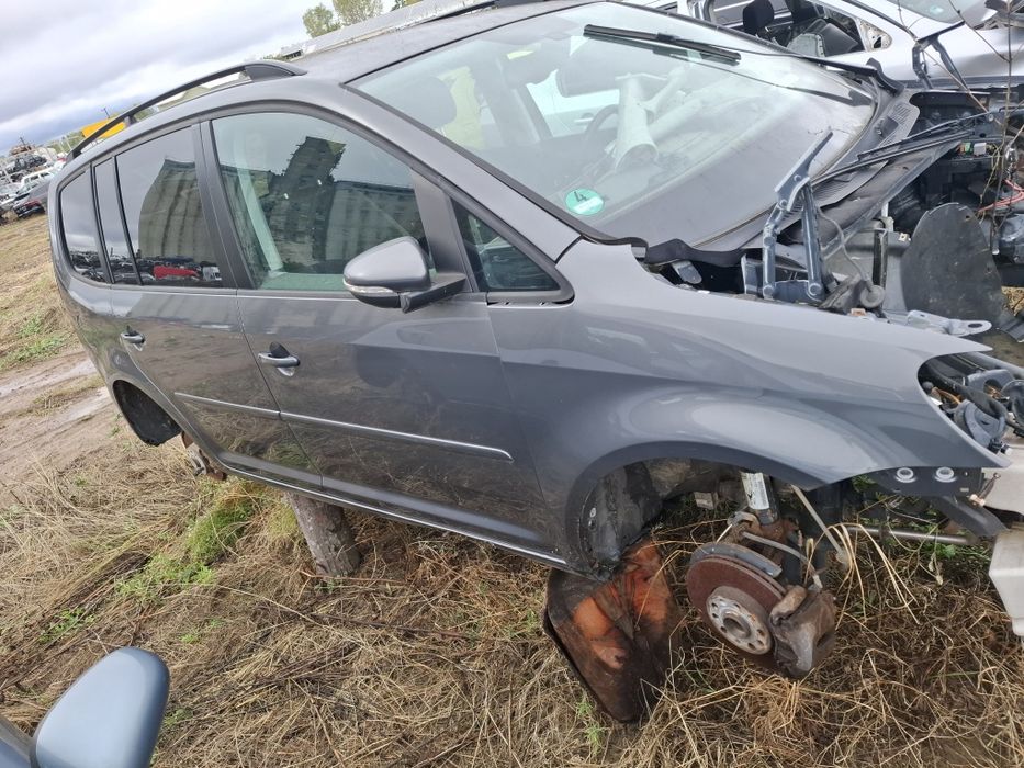 Dezmembrez VW Touran 2012 /usa fata/haion touran/bara spate touran