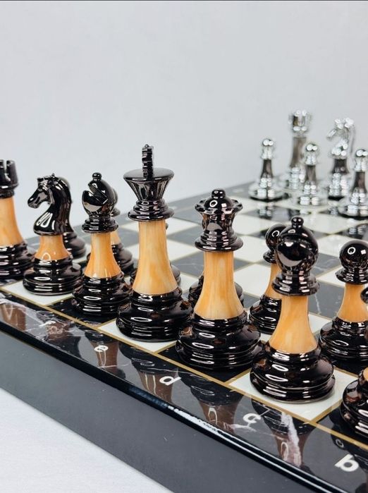 SHAXMAT 
6680A
39×39×7sm
SKIDKA:40$
Made in china

Настольная игра Roy