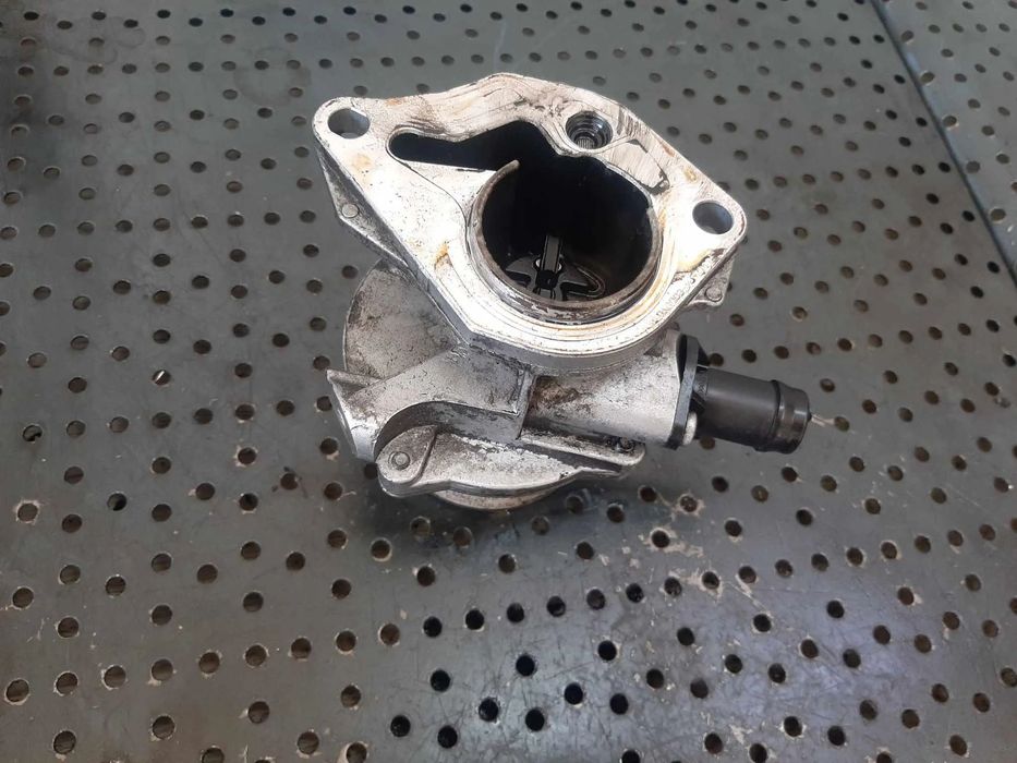 pompa vacuum  1.5 dci k9k euro 5 nissan juke f15  k9kb410  82001005306-b