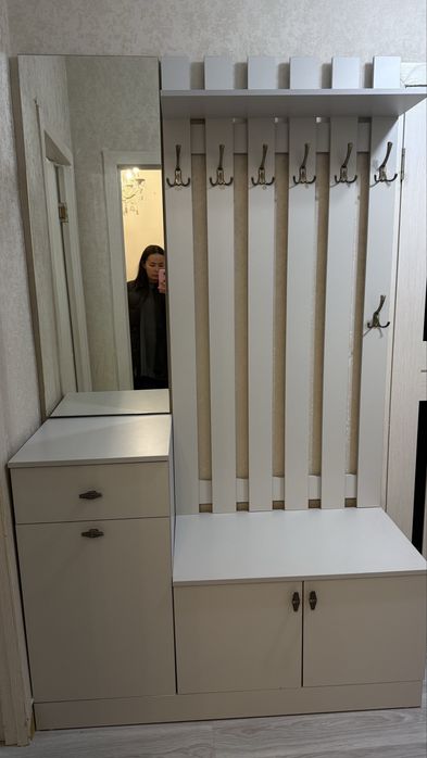 Продам стенку в прихожую