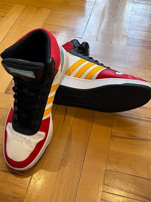 Кроссовки adidas